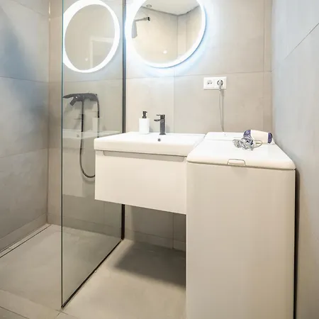 Modern In Historic Center Old Town