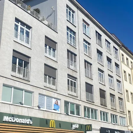 Modern In Historic Center Old Town Lägenhet