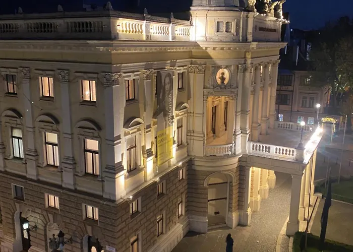 Modern In Historic Center Old Town Apartament *