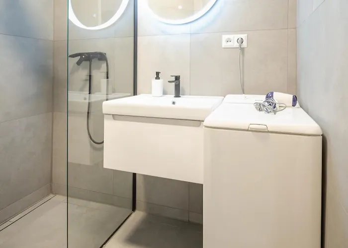 Modern In Historic Center Old Town