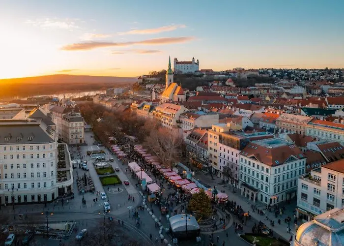 Modern In Historic Center Old Town